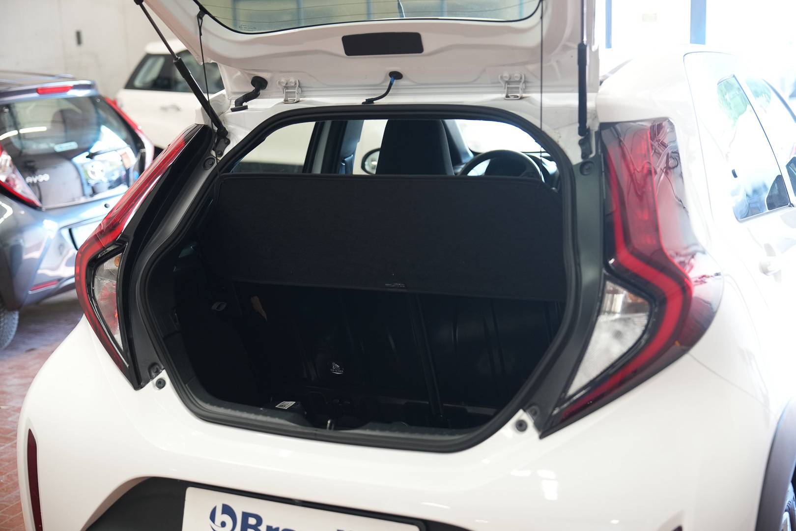 TOYOTA Aygo - Foto 8