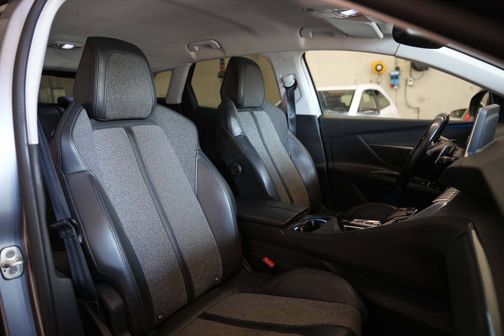 PEUGEOT 3008 - Foto 20