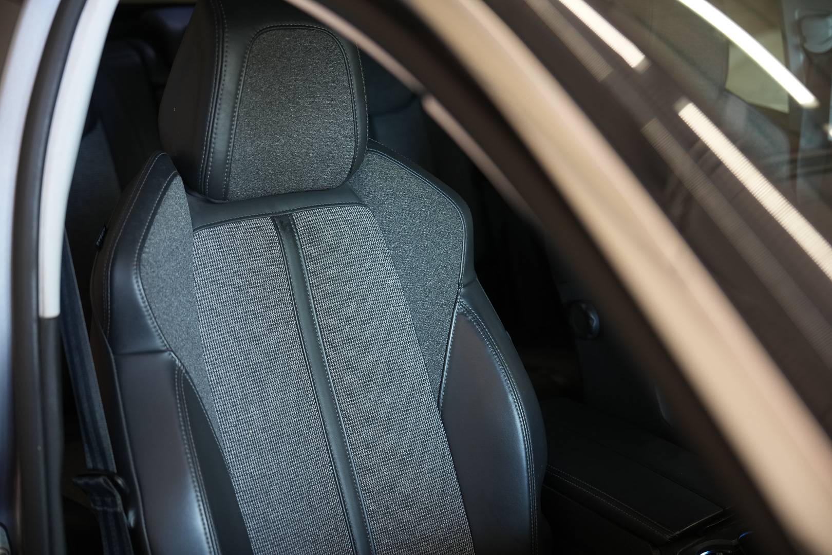 PEUGEOT 3008 - Foto 21