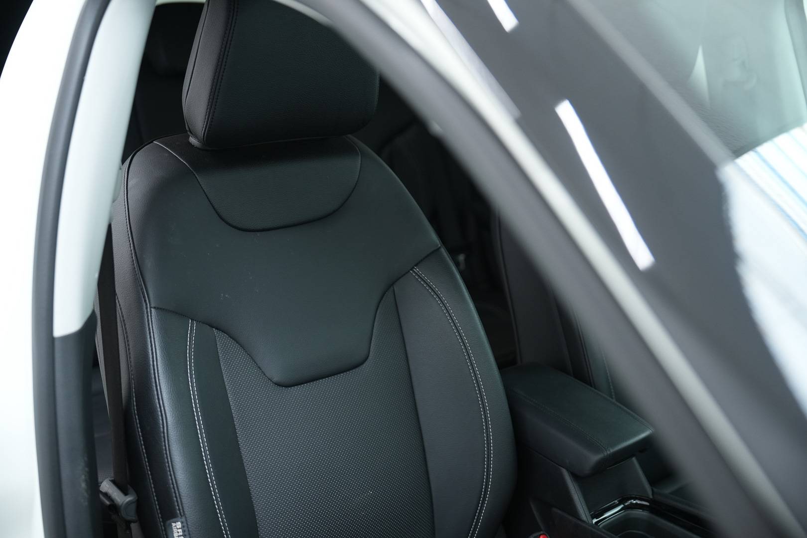 JEEP Compass - Foto 22