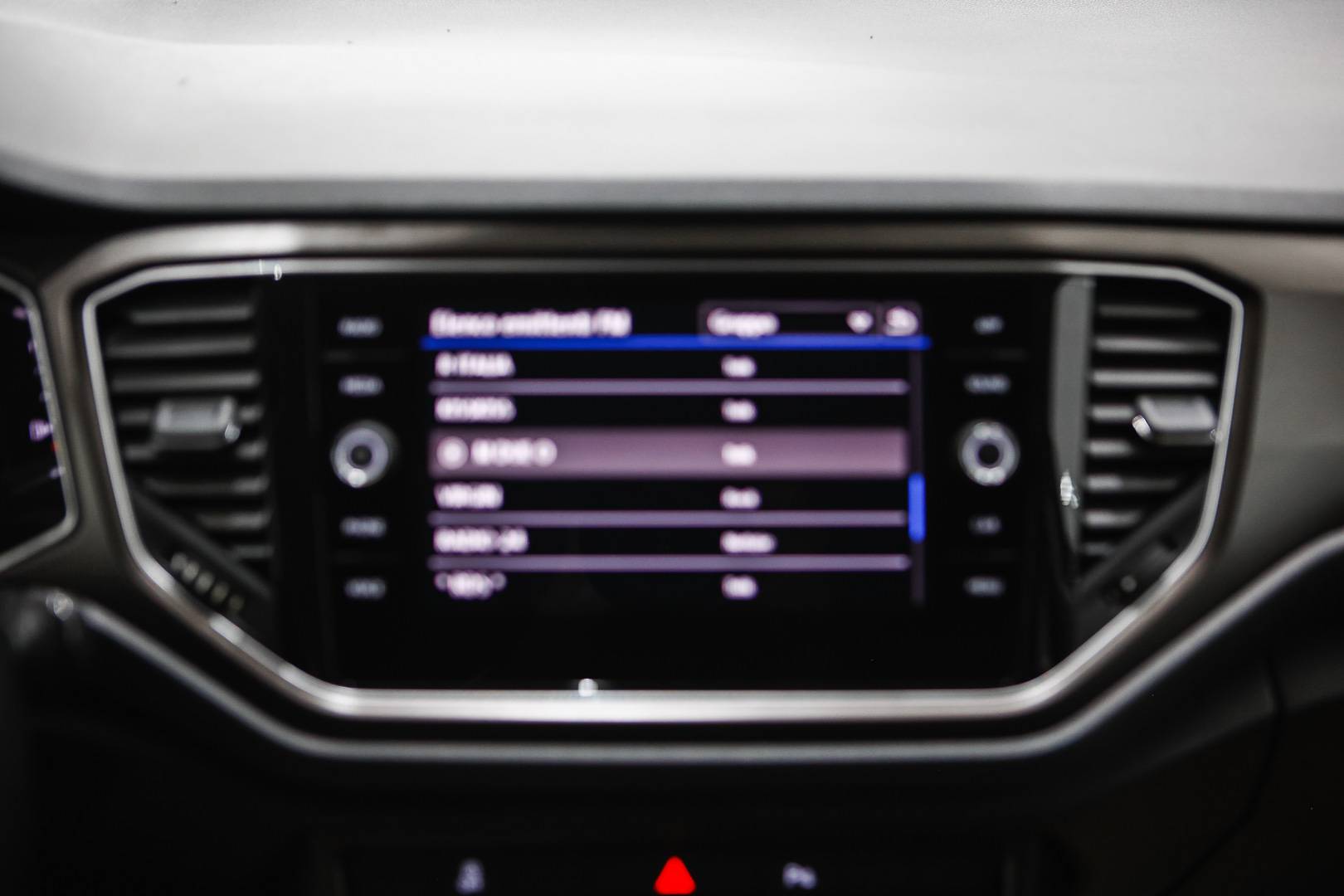 VOLKSWAGEN T-Roc - Foto 19