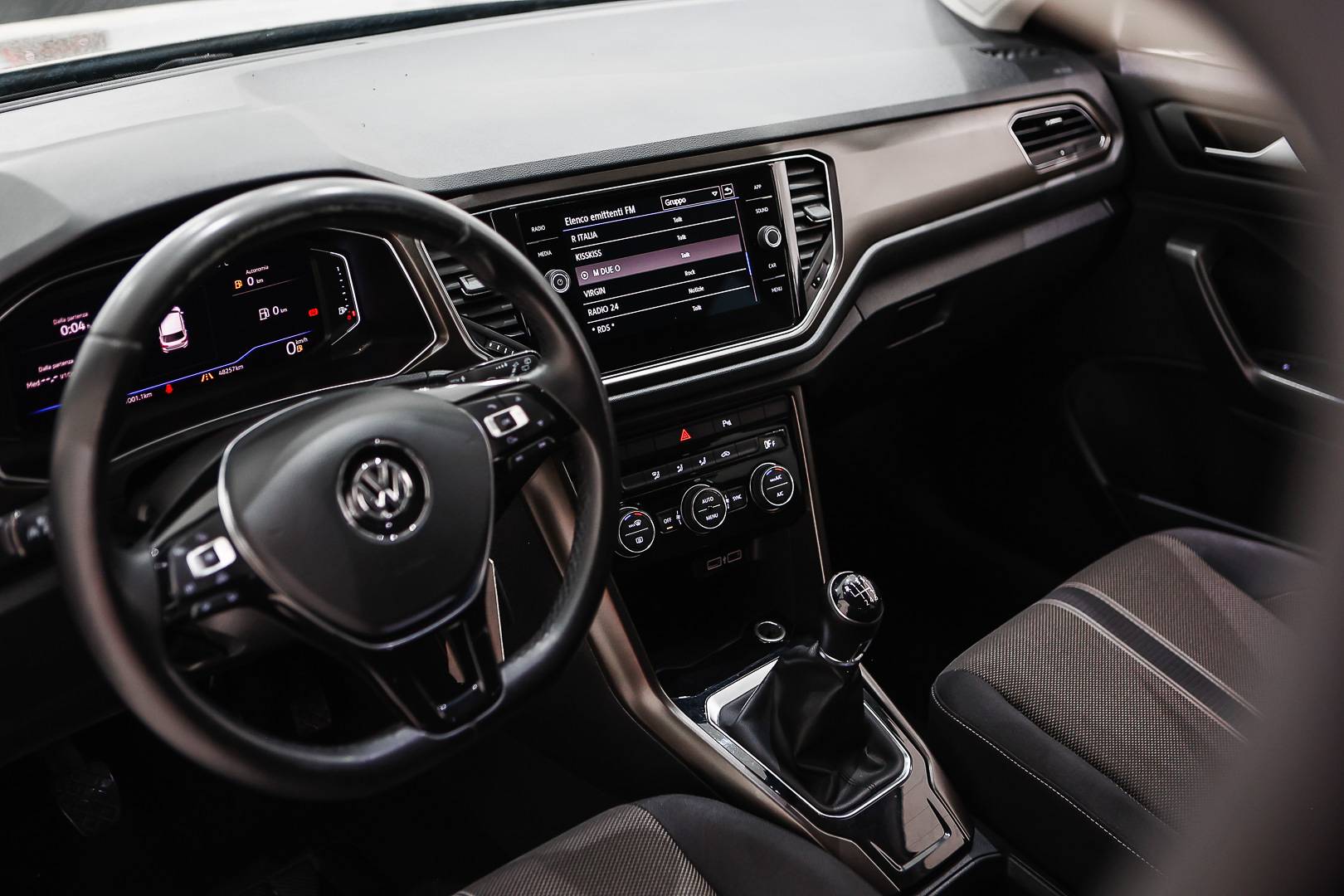 VOLKSWAGEN T-Roc - Foto 24