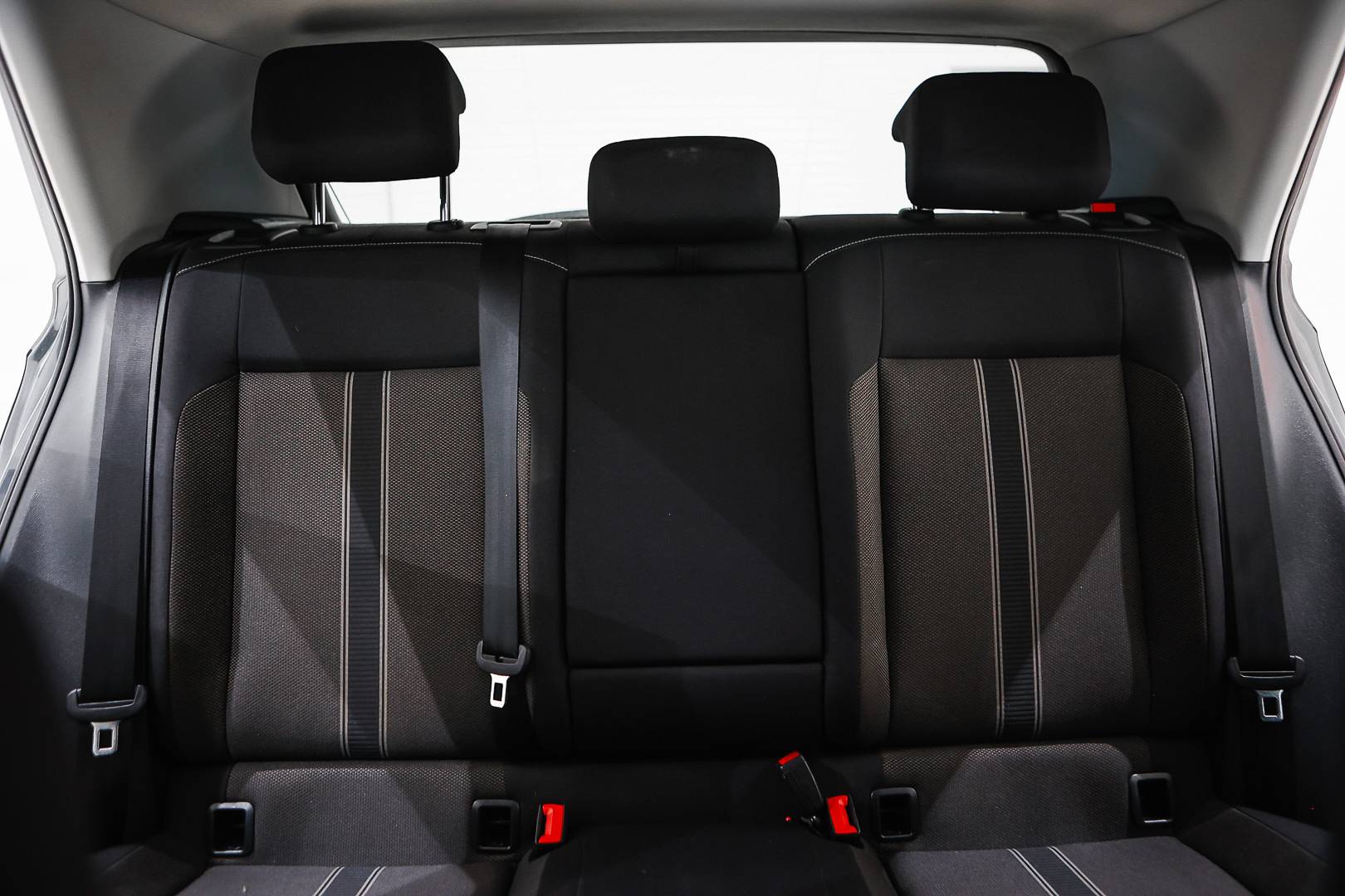 VOLKSWAGEN T-Roc - Foto 27