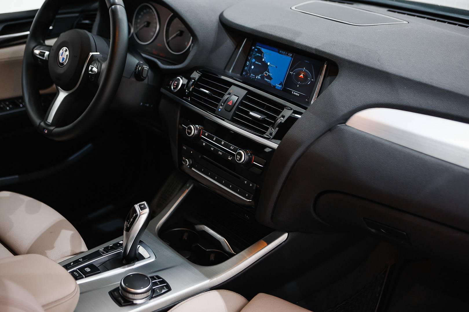 BMW X4 - Foto 24