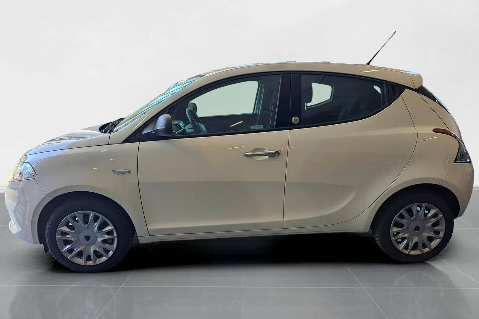 LANCIA Ypsilon - Foto 8