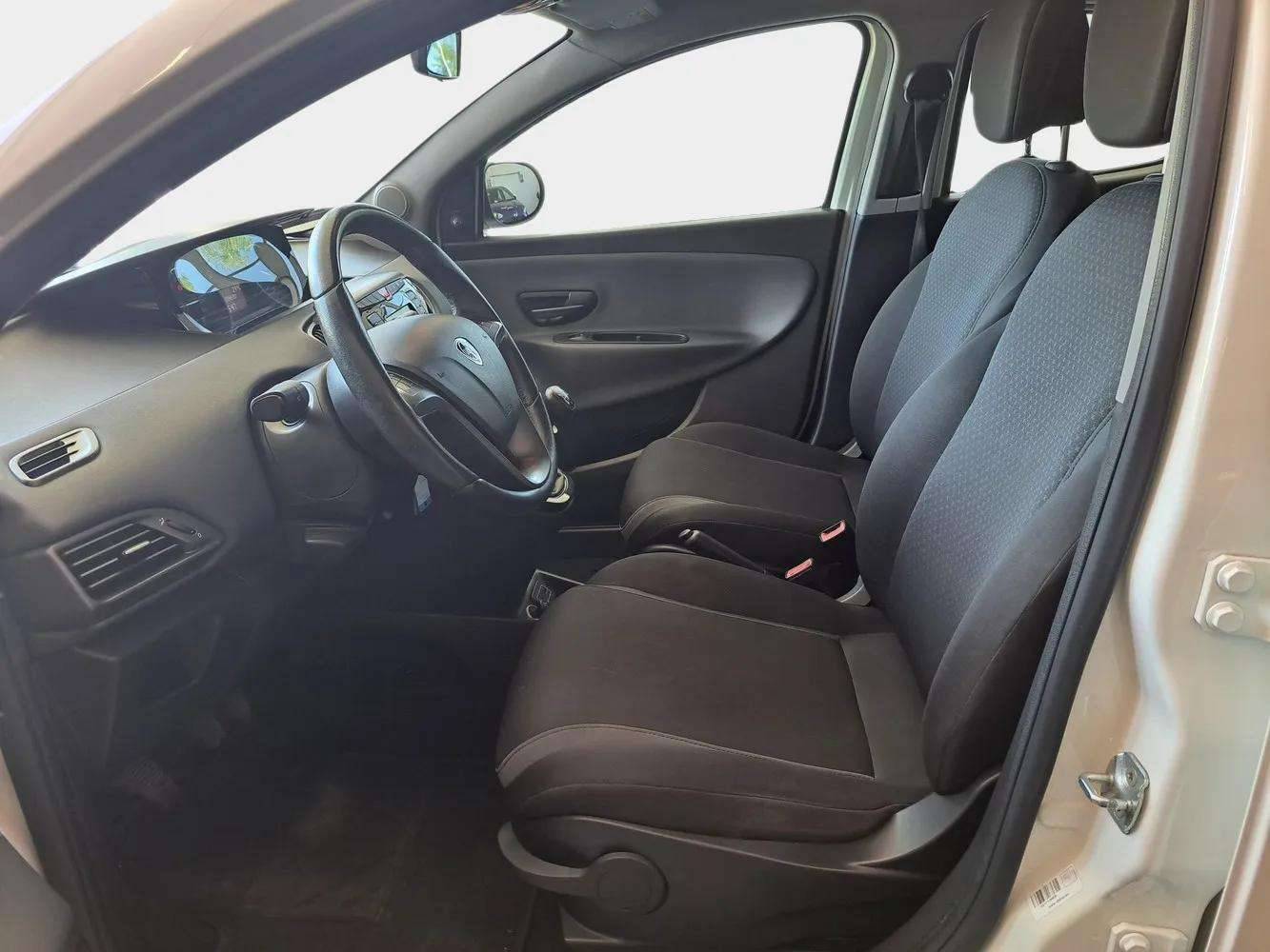 LANCIA Ypsilon - Foto 21
