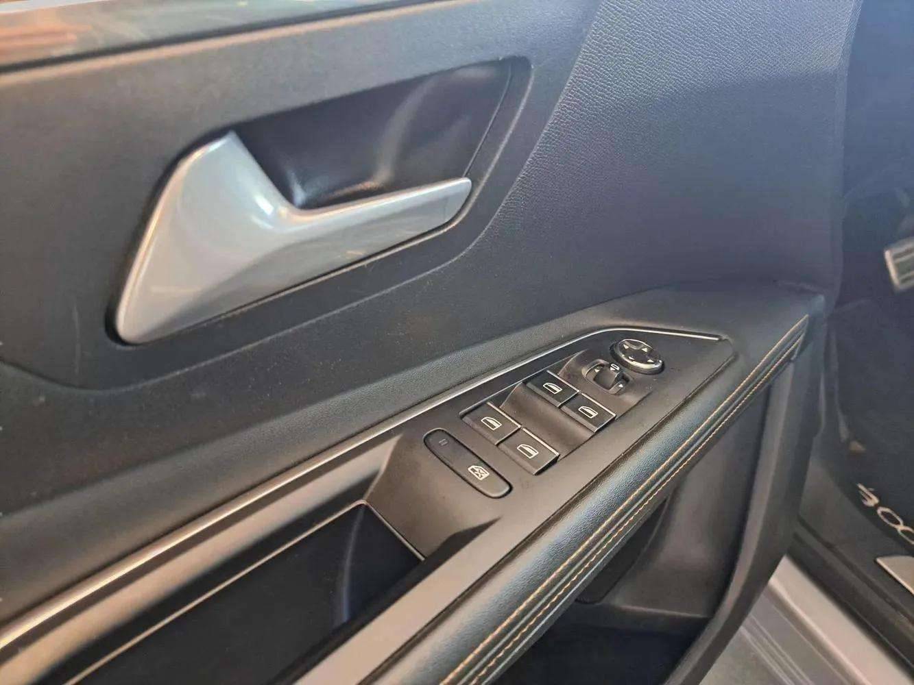 PEUGEOT 3008 - Foto 10