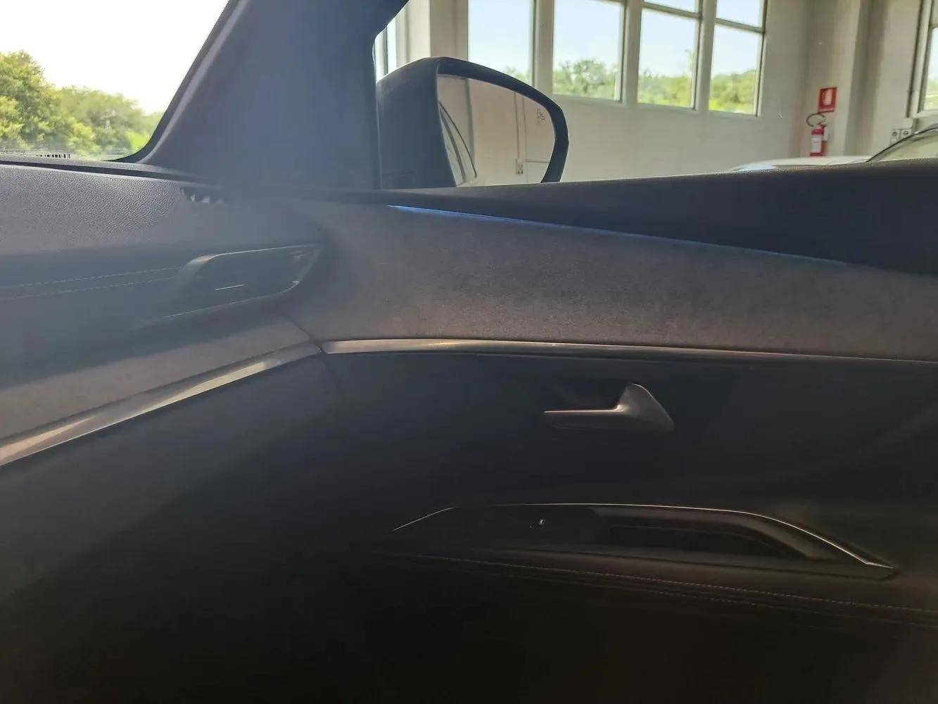 PEUGEOT 3008 - Foto 17