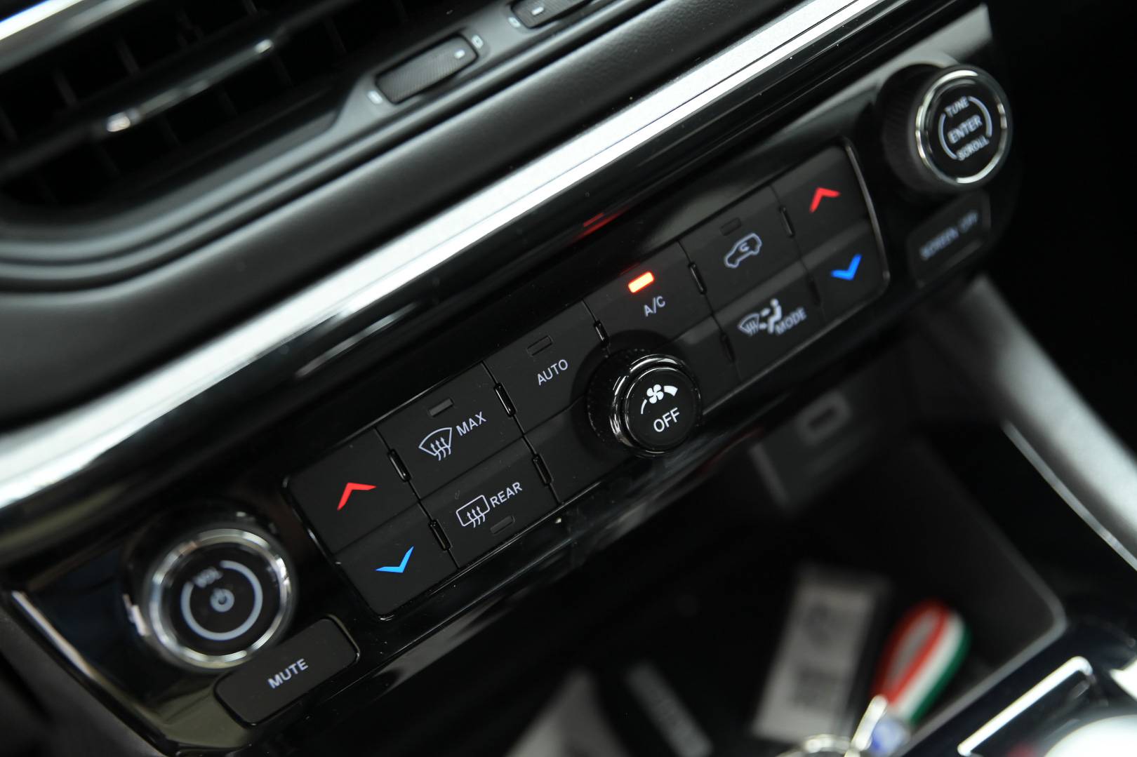 JEEP Compass - Foto 23