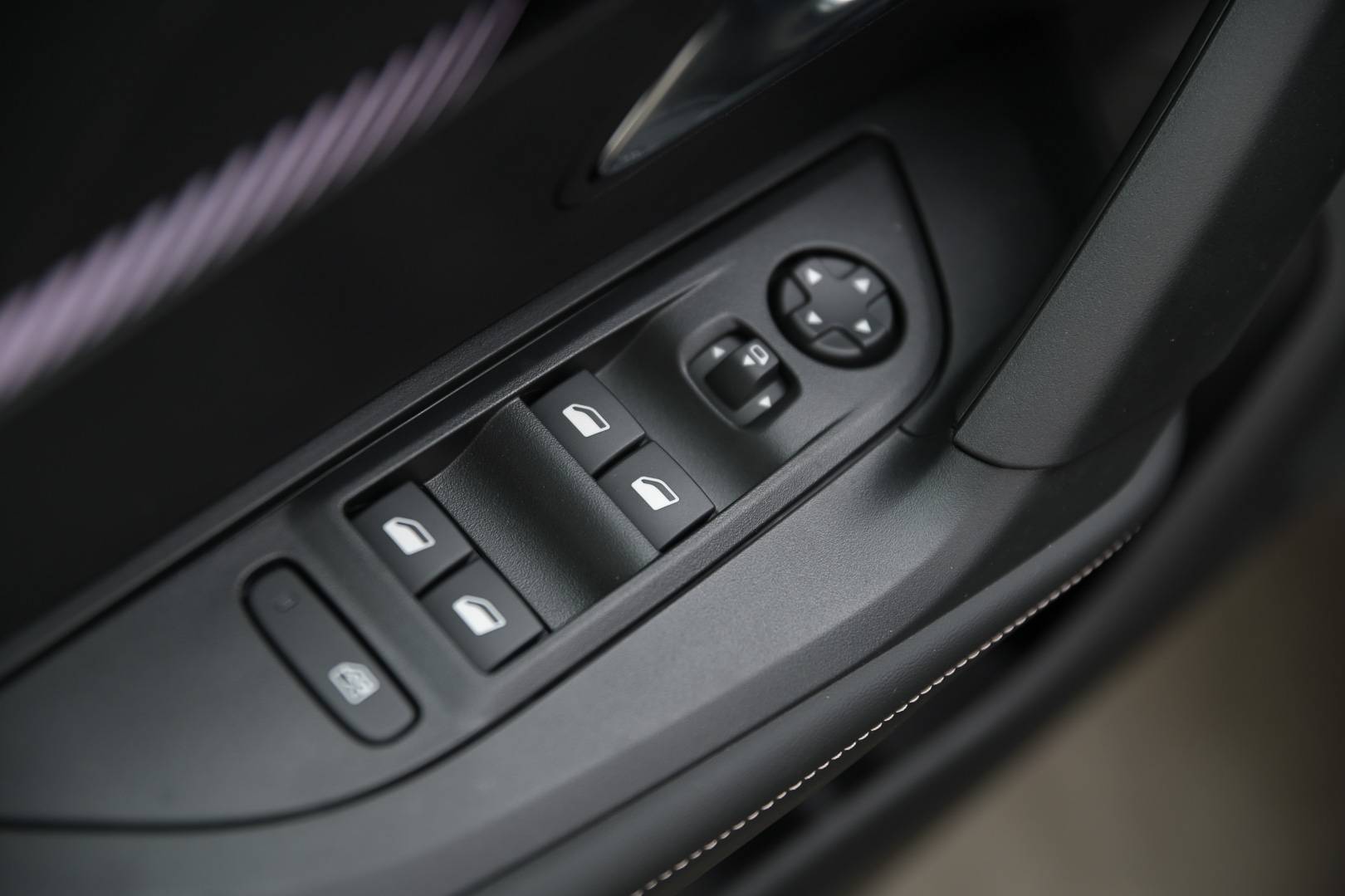 PEUGEOT 2008 - Foto 12