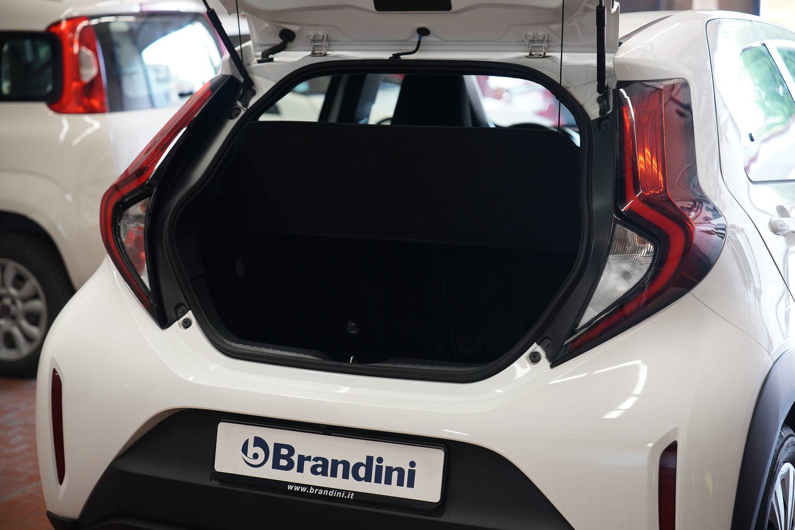 TOYOTA Aygo - Foto 8