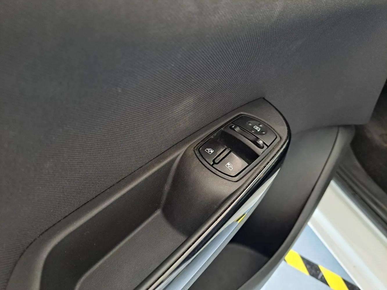OPEL Corsa - Foto 11