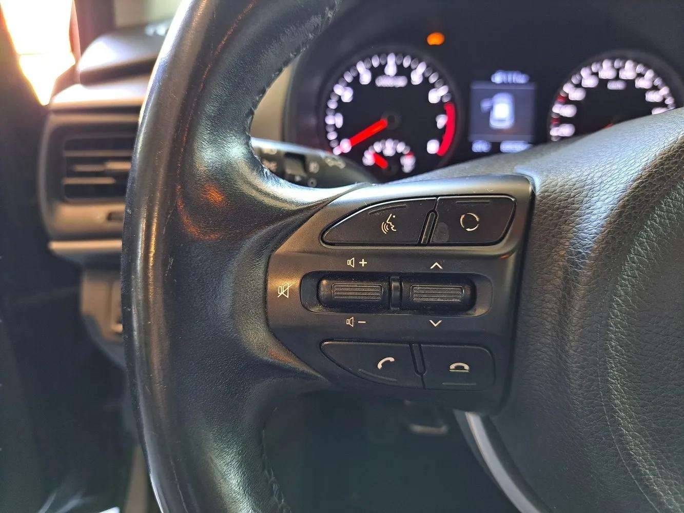 KIA Stonic - Foto 12