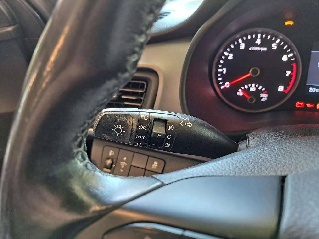 KIA Stonic - Foto 14