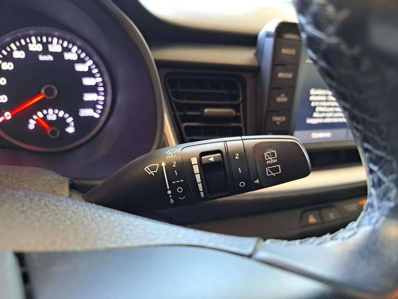 KIA Stonic - Foto 15