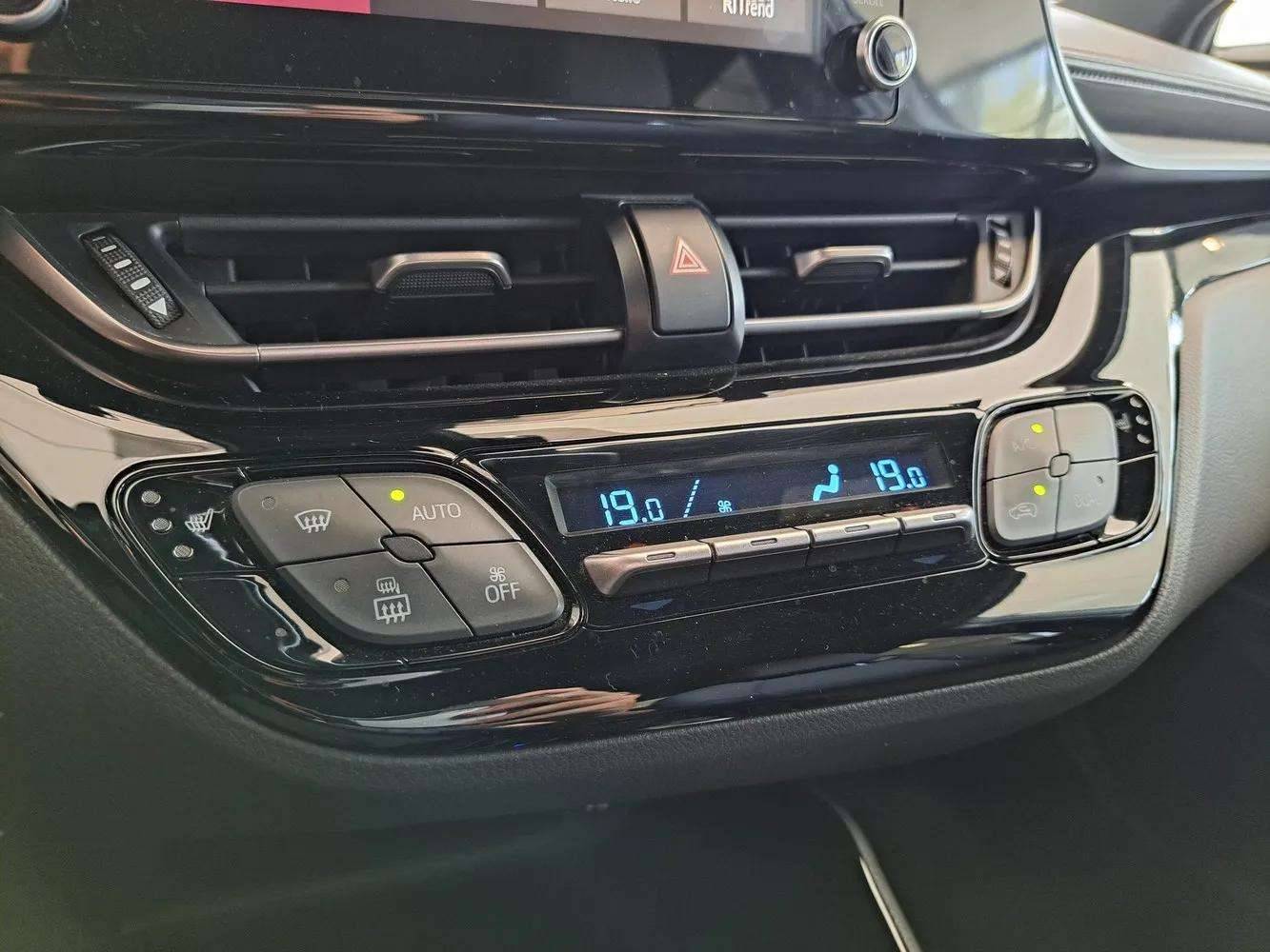 TOYOTA C-HR - Foto 13