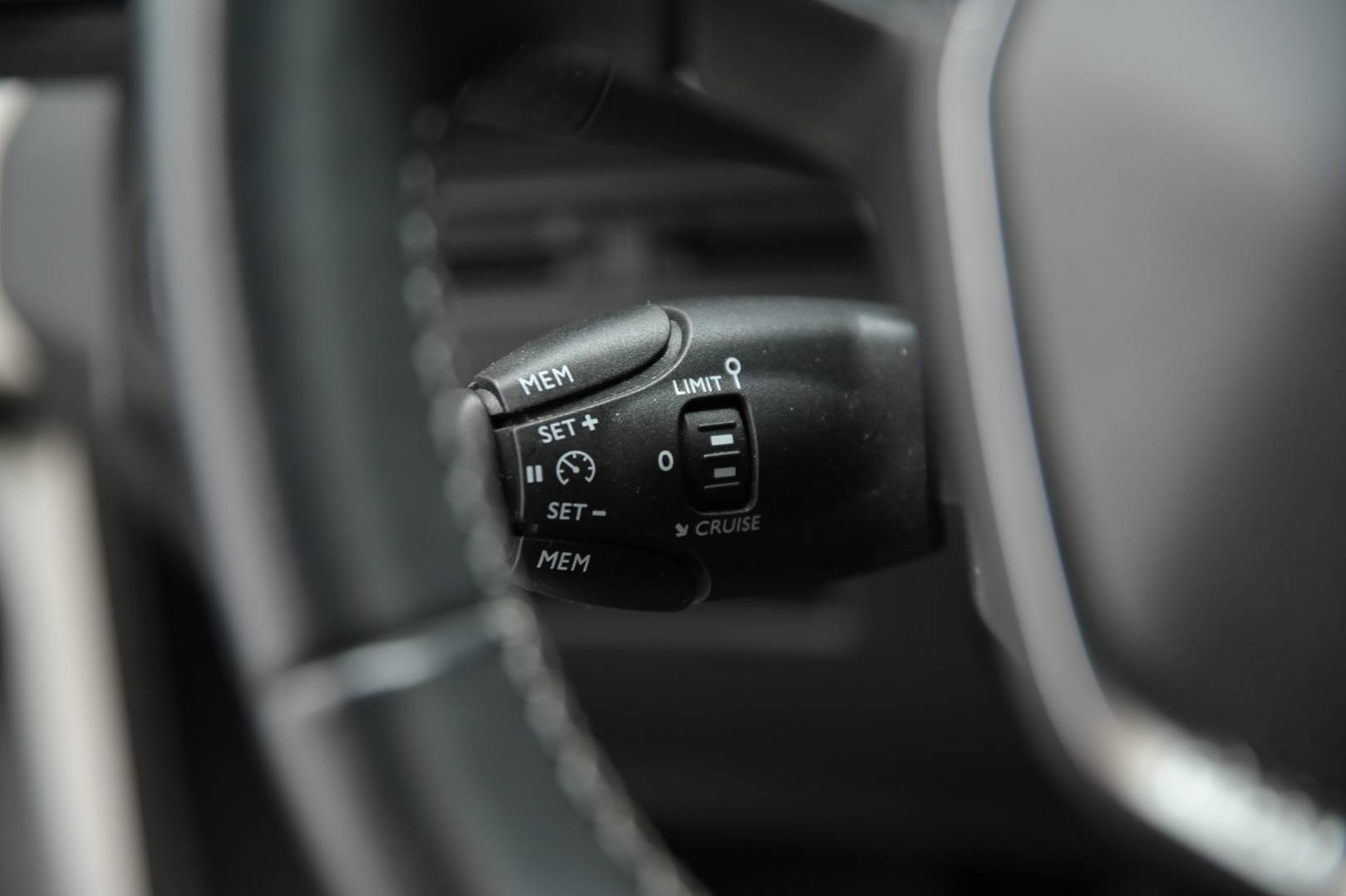 PEUGEOT 3008 - Foto 20