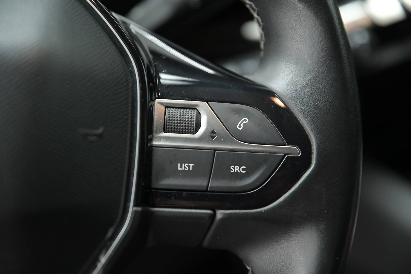PEUGEOT 3008 - Foto 21