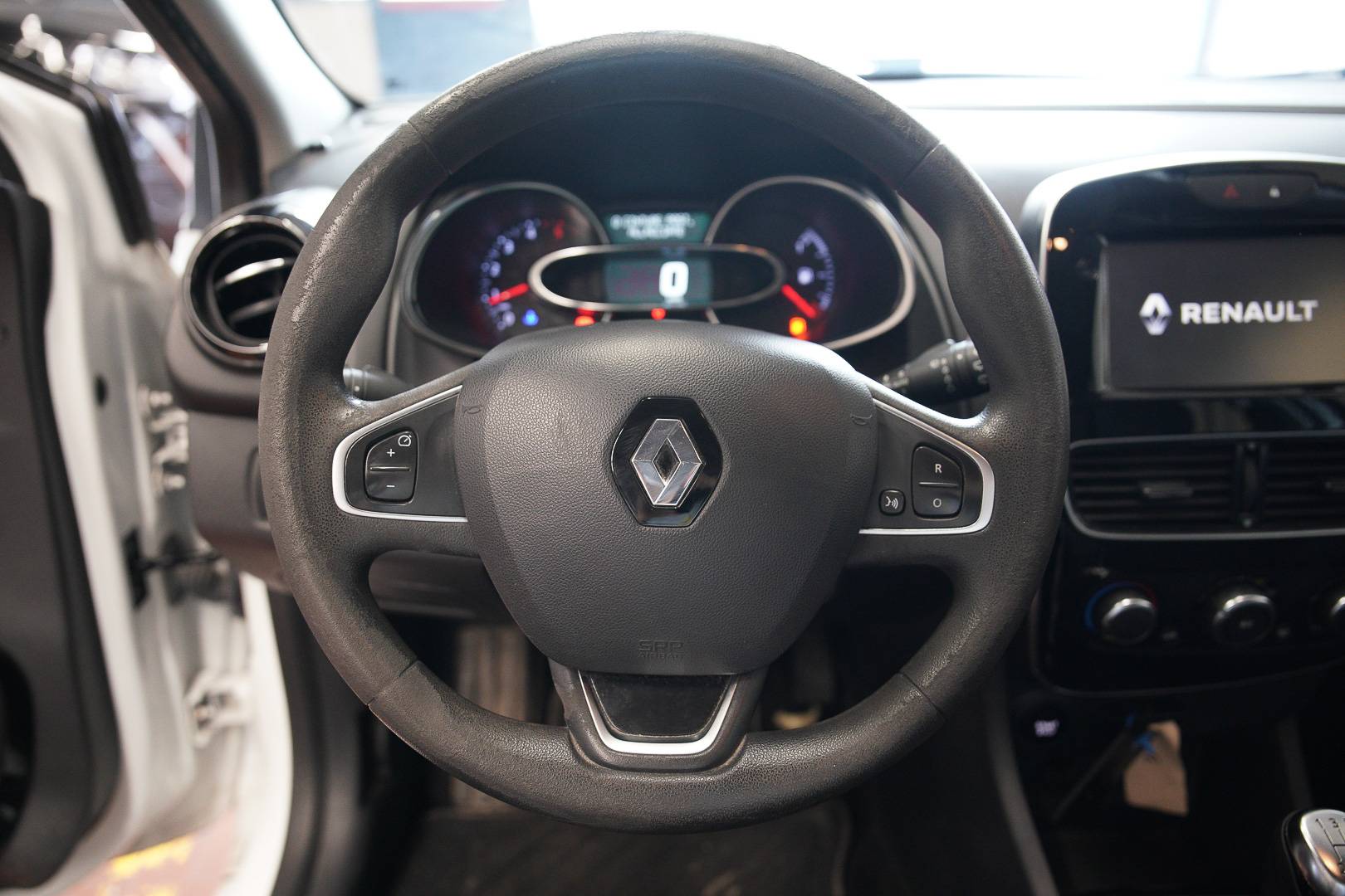 RENAULT Clio - Foto 10