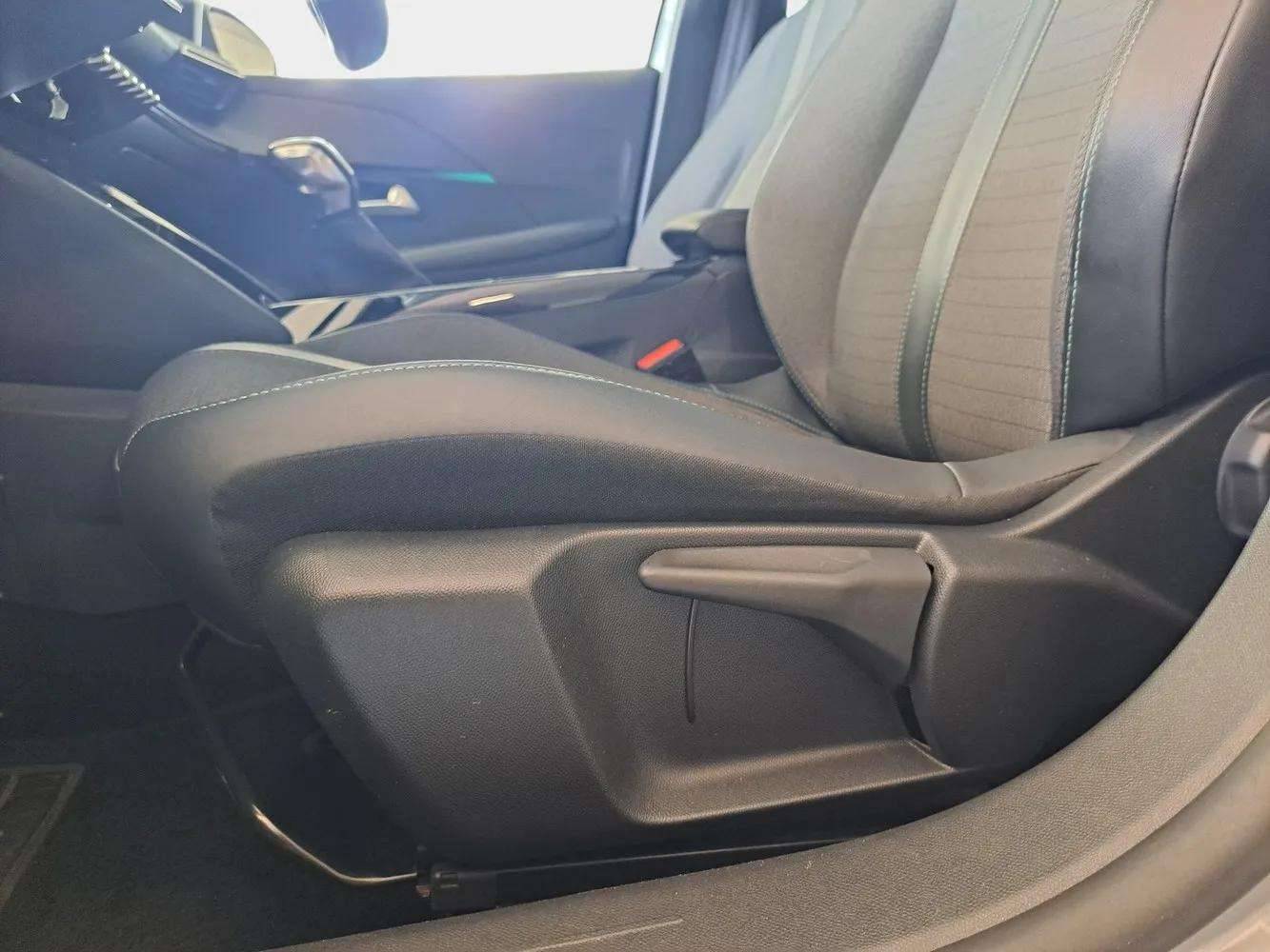 PEUGEOT 208 - Foto 15