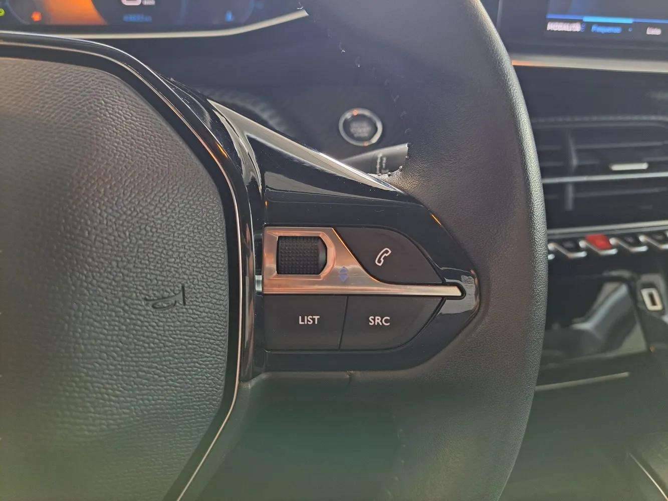 PEUGEOT 208 - Foto 17