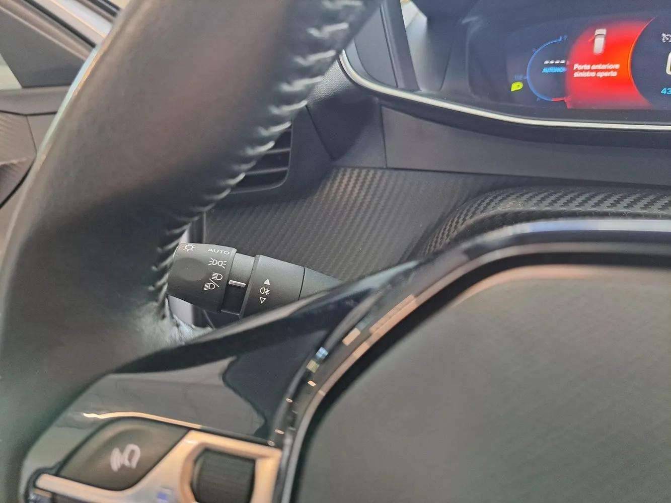 PEUGEOT 208 - Foto 18