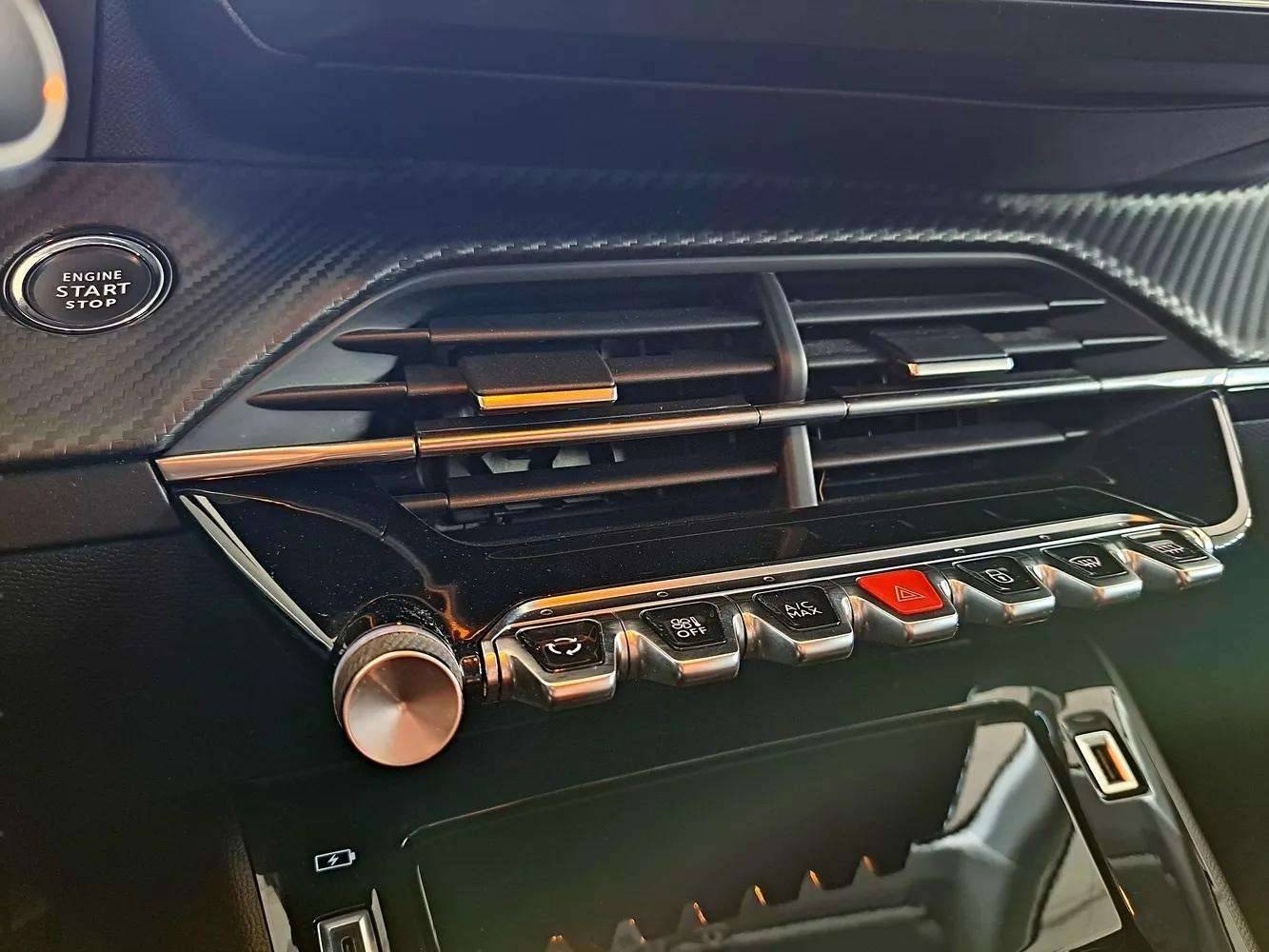 PEUGEOT 208 - Foto 20