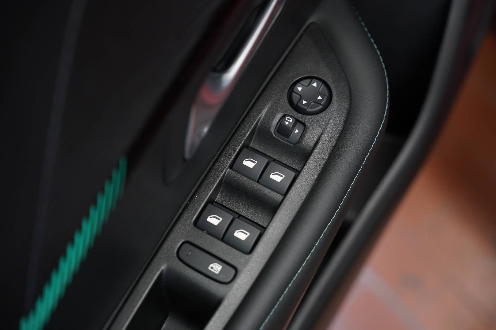 PEUGEOT 208 - Foto 9