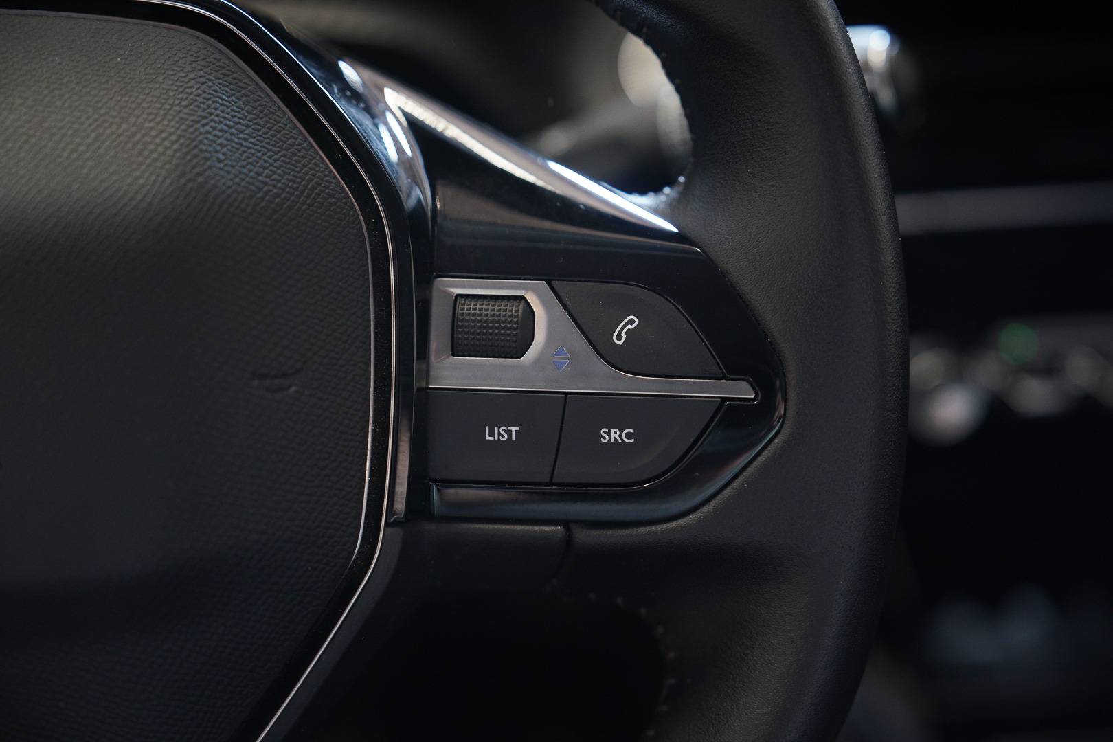 PEUGEOT 208 - Foto 12