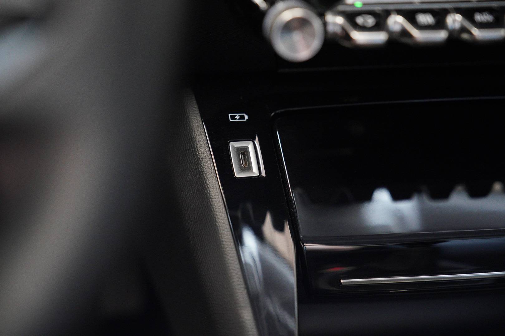 PEUGEOT 208 - Foto 17