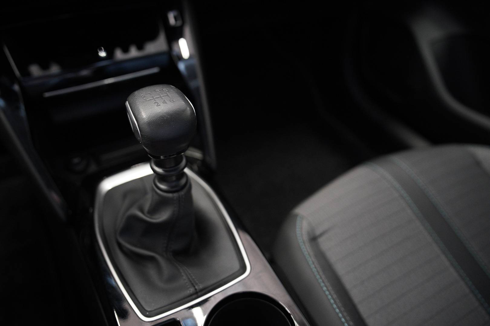 PEUGEOT 208 - Foto 18