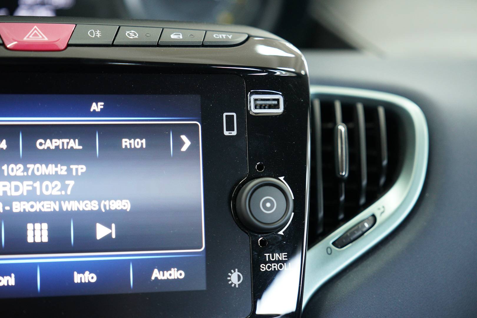 LANCIA Ypsilon - Foto 17