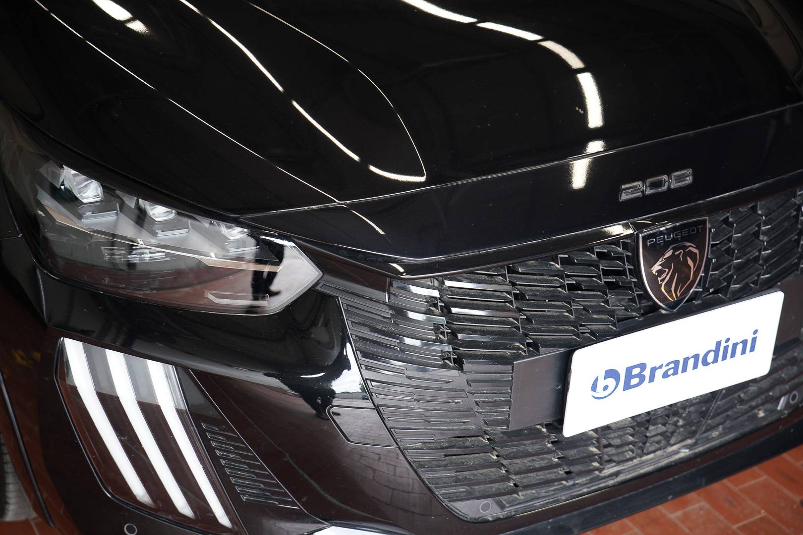 PEUGEOT 208 - Foto 5