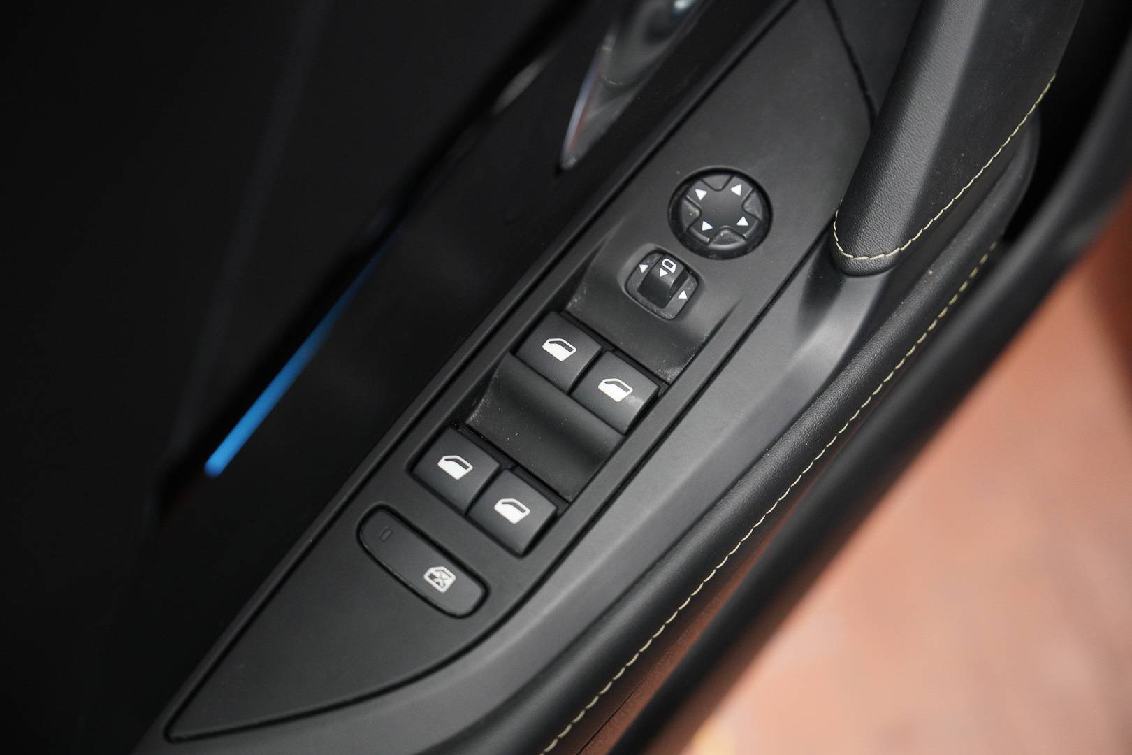 PEUGEOT 208 - Foto 10