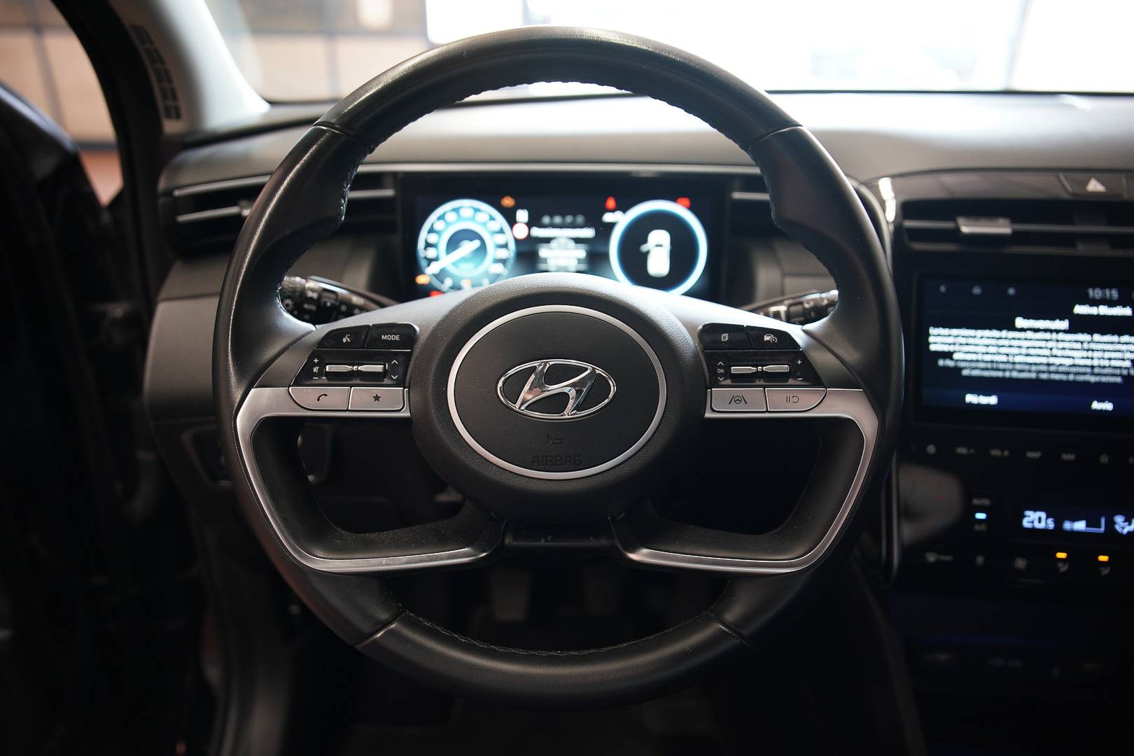 HYUNDAI Tucson - Foto 10