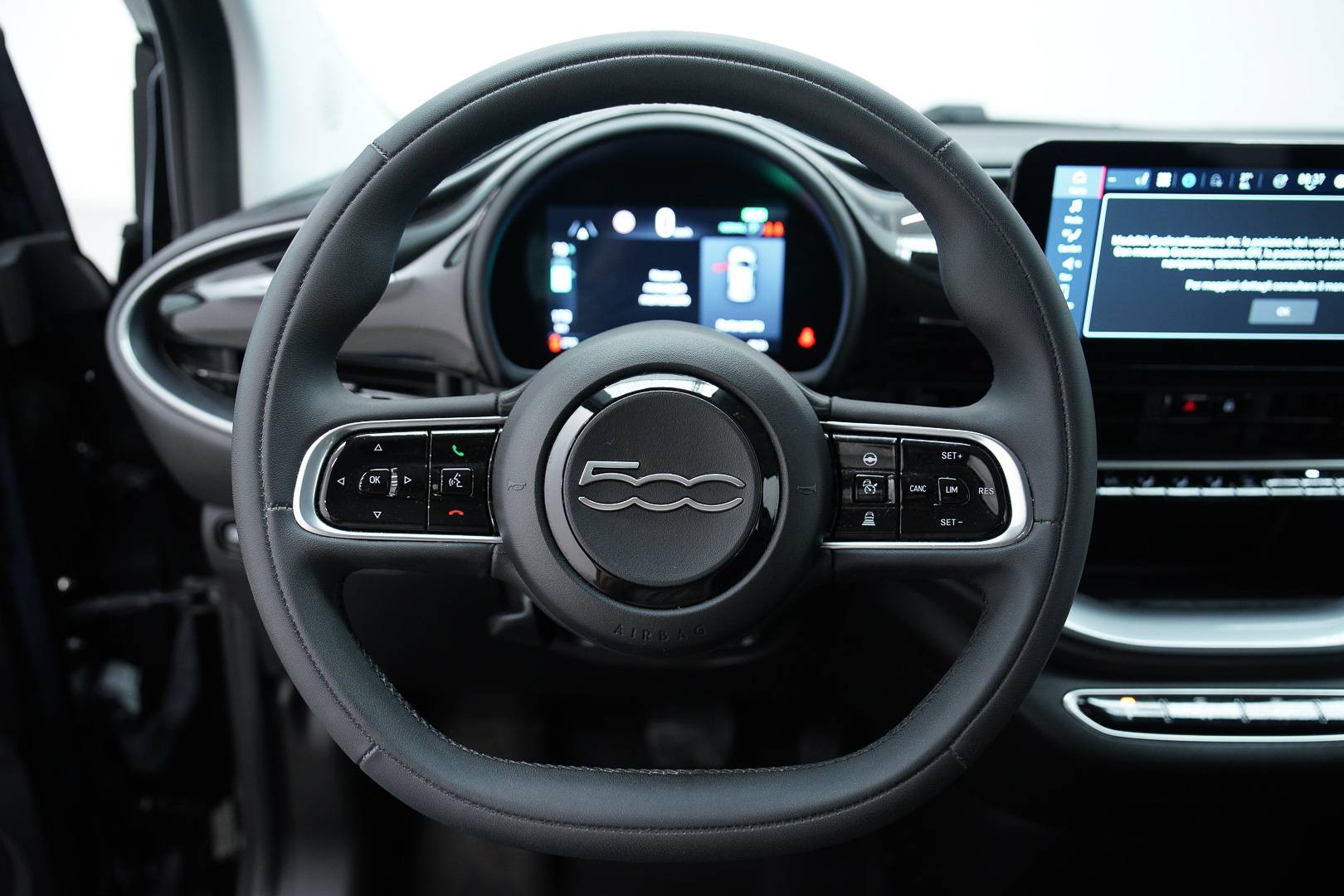 FIAT 500e - Foto 11