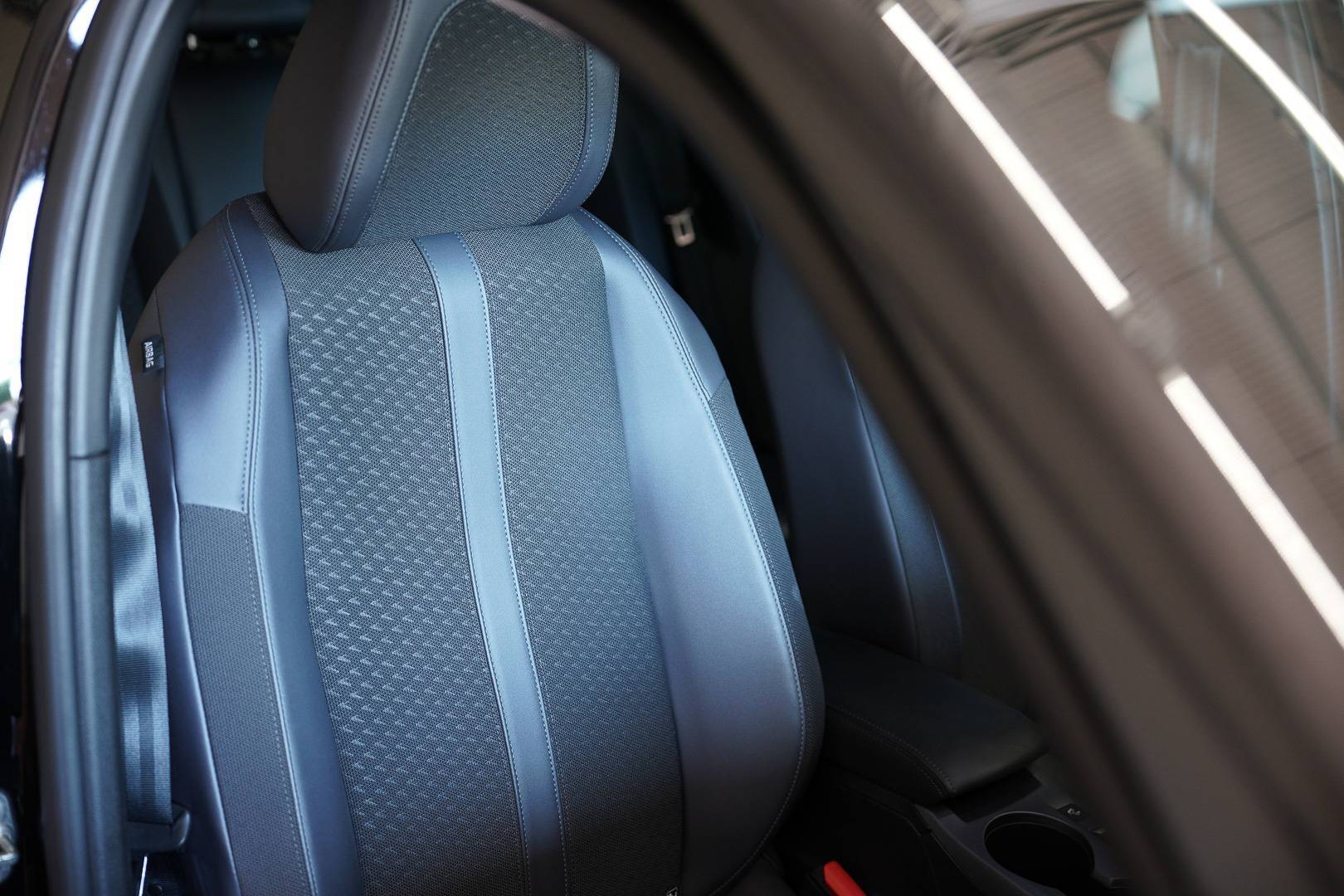 PEUGEOT 2008 - Foto 21