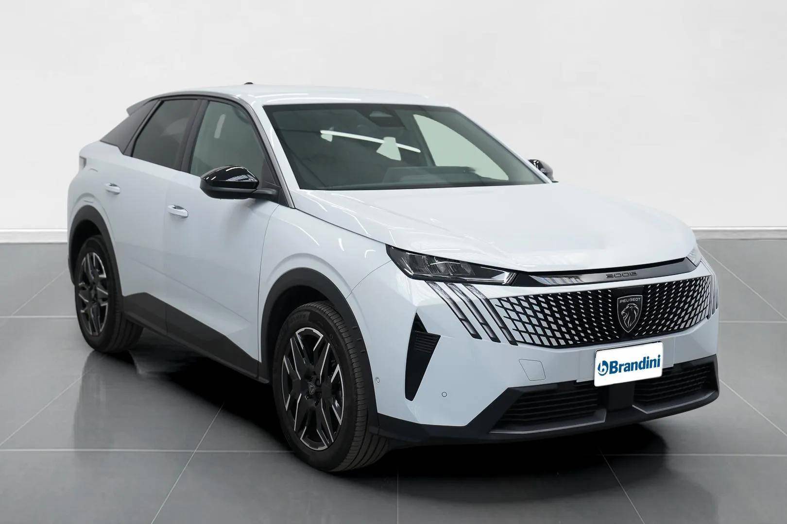 Auto Venduta - PEUGEOT 3008 3008 1.2 hybrid Allure 136cv e-dcs6 usata in pronta consegna - Brandini