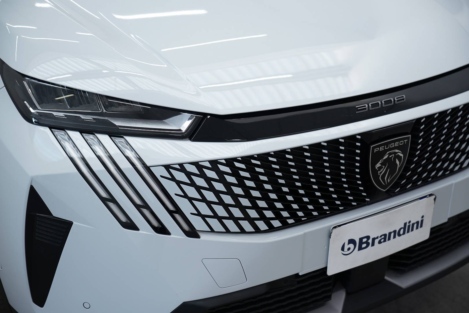 Auto Venduta - PEUGEOT 3008 3008 1.2 hybrid Allure 136cv e-dcs6 usata in pronta consegna - Brandini