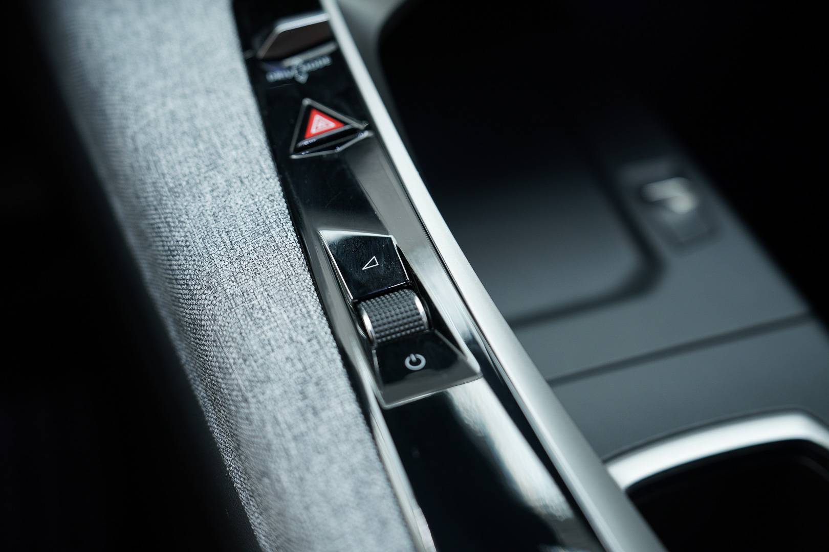 Auto Venduta - PEUGEOT 3008 3008 1.2 hybrid Allure 136cv e-dcs6 usata in pronta consegna - Brandini