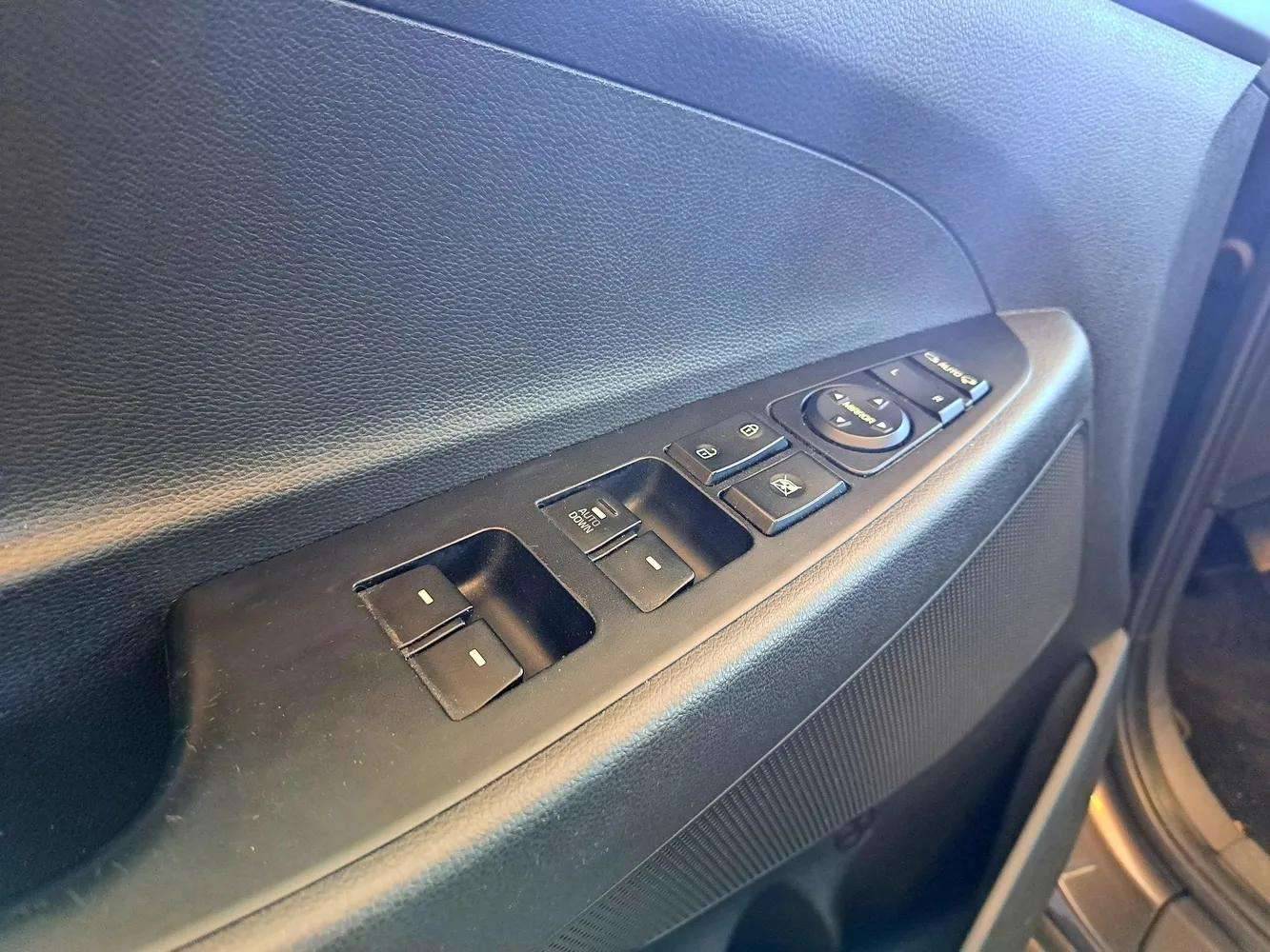 HYUNDAI Tucson - Foto 9