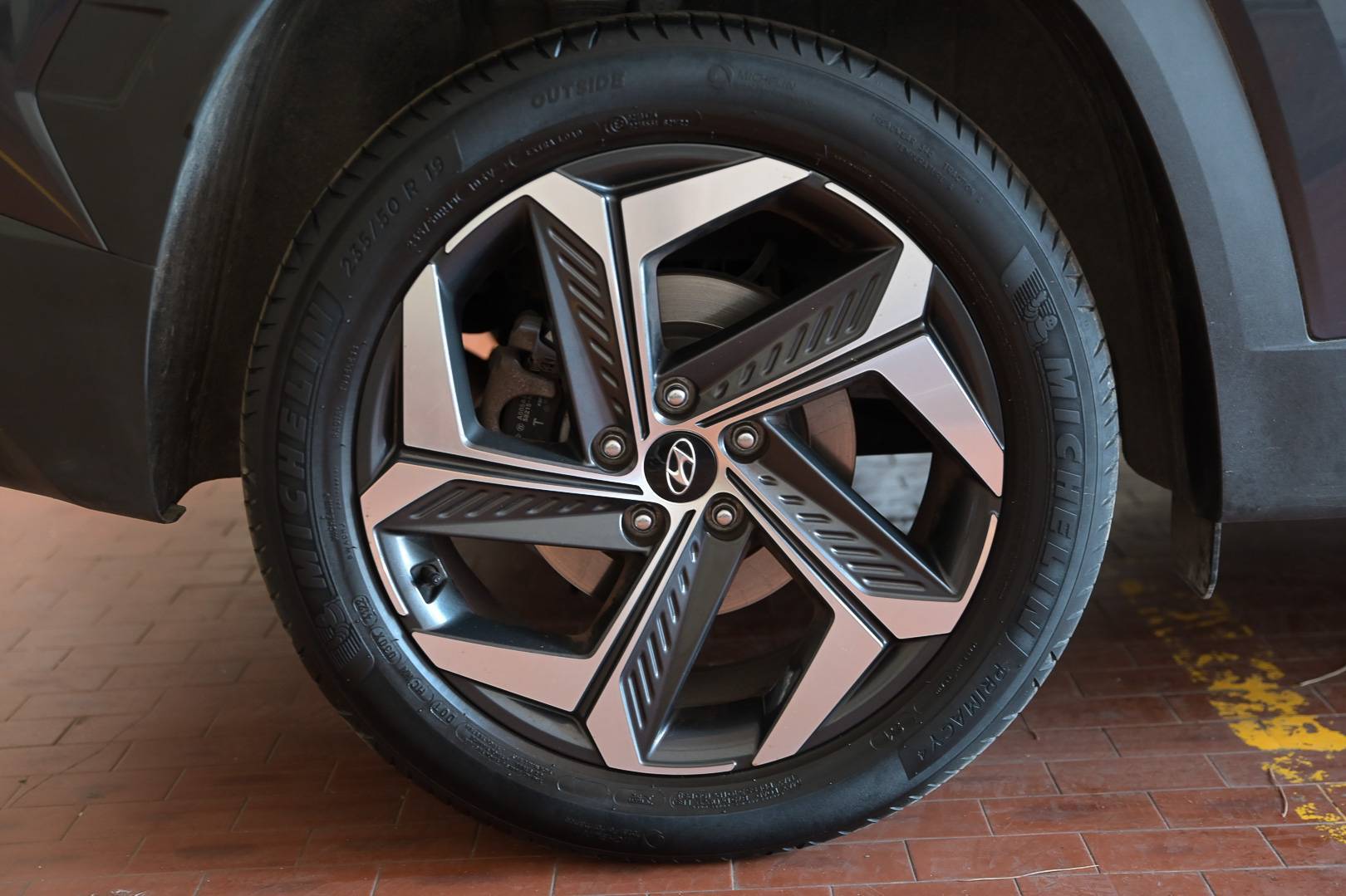 HYUNDAI Tucson - Foto 8