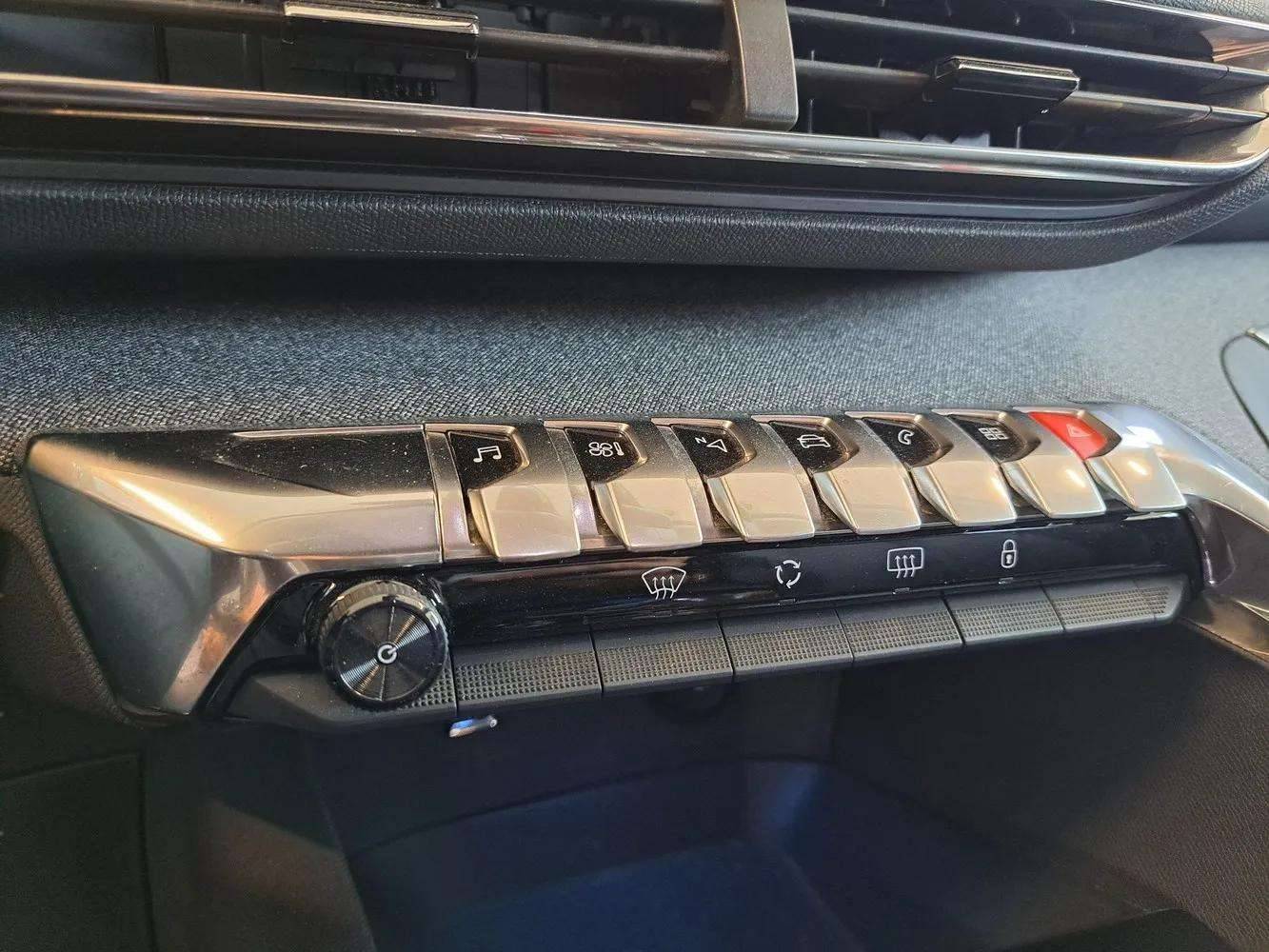 PEUGEOT 3008 - Foto 17