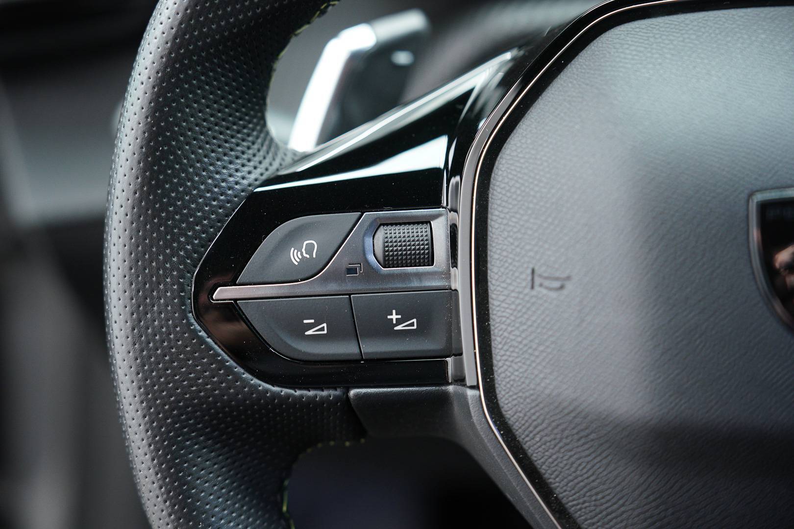 PEUGEOT 208 - Foto 12