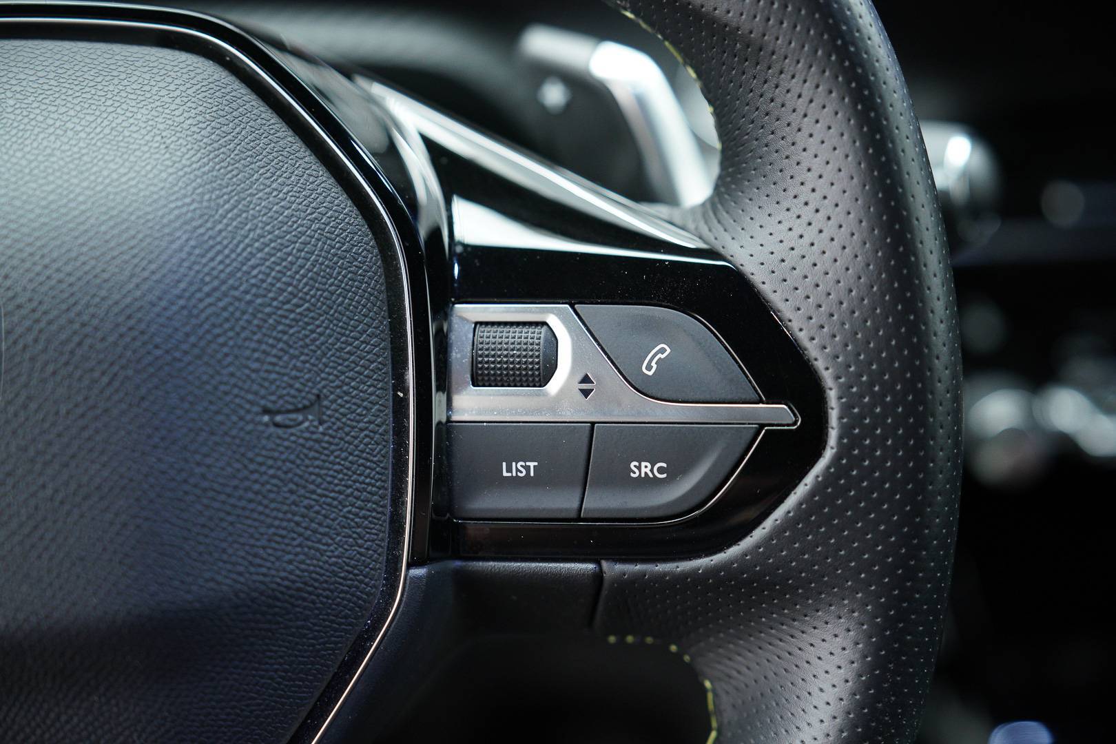 PEUGEOT 208 - Foto 13