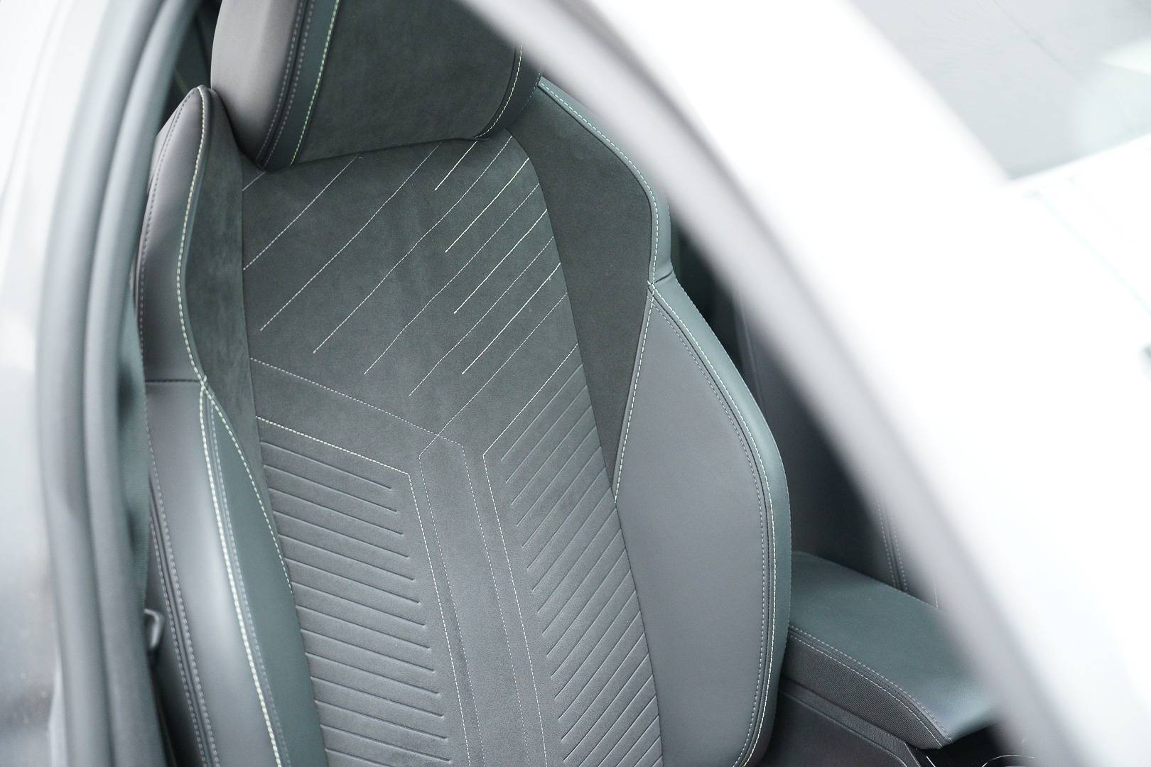 PEUGEOT 208 - Foto 23