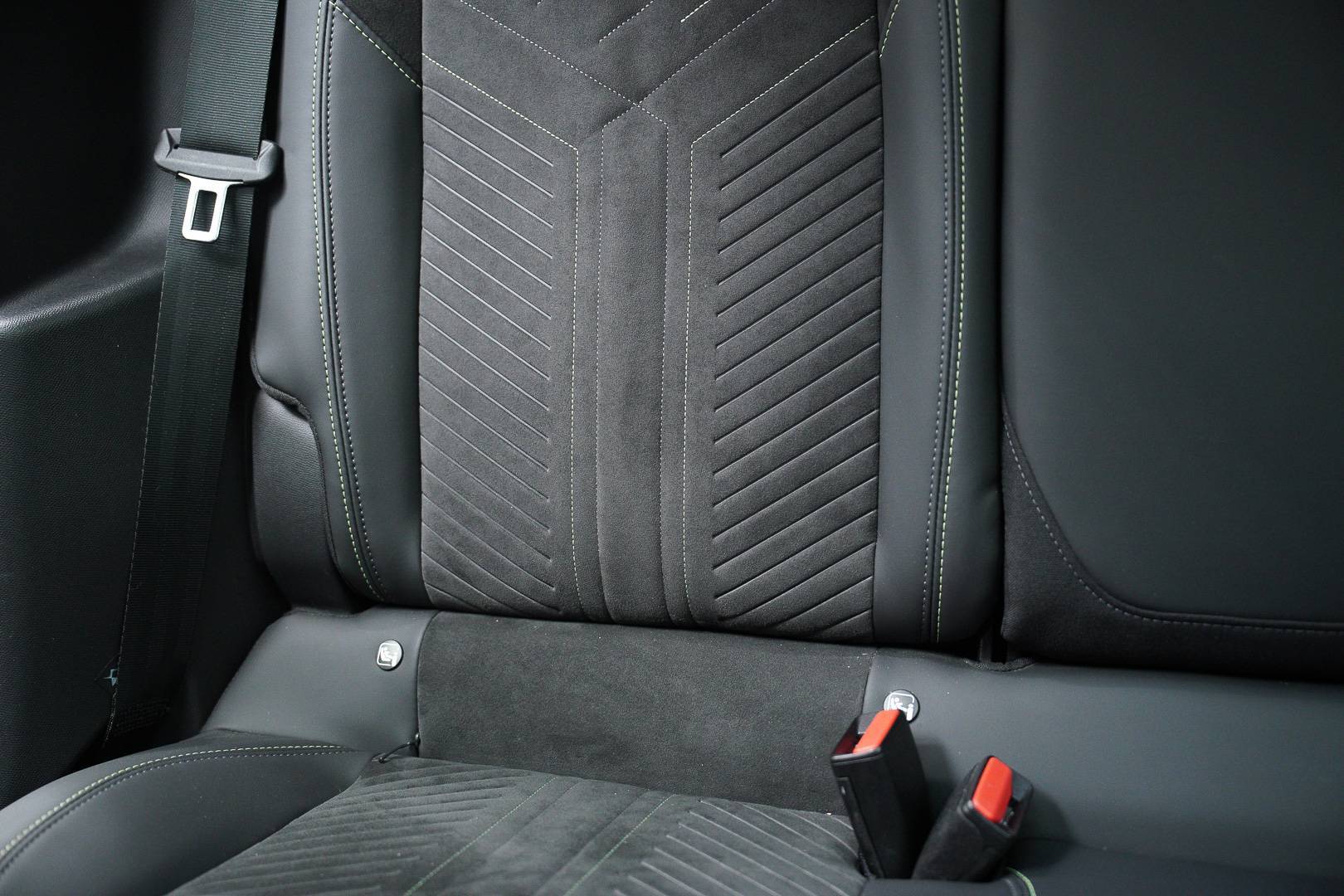 PEUGEOT 208 - Foto 25
