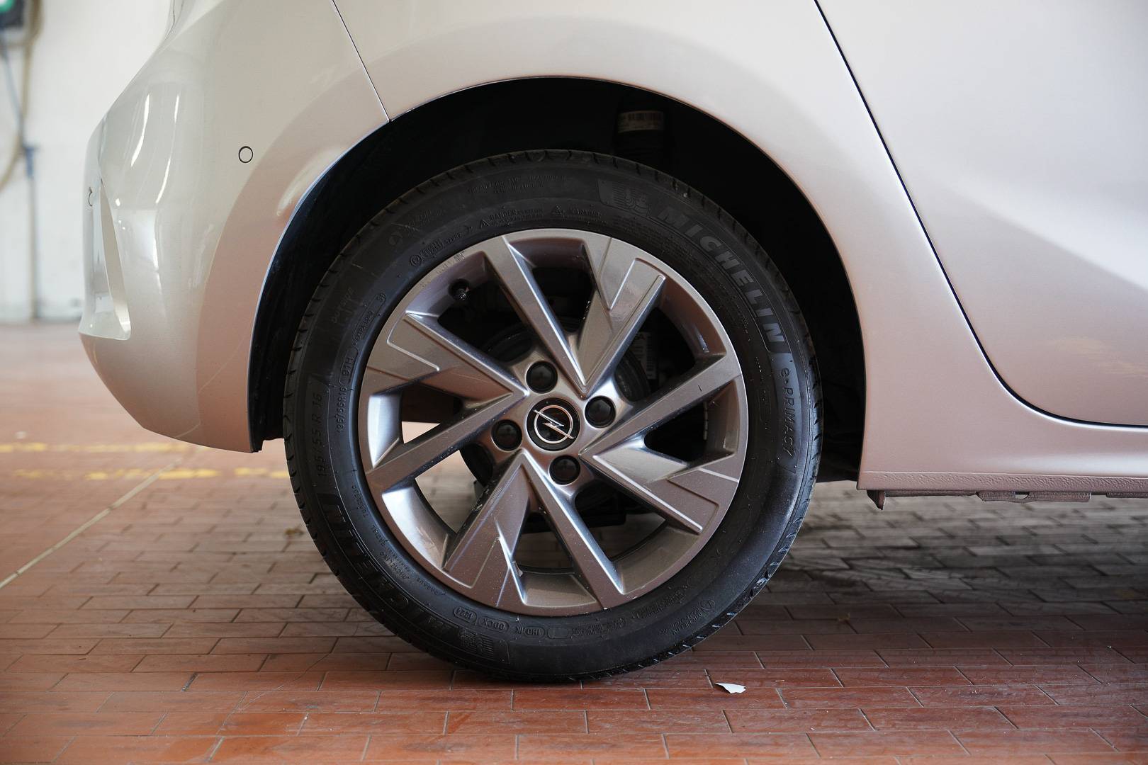 OPEL Corsa - Foto 6
