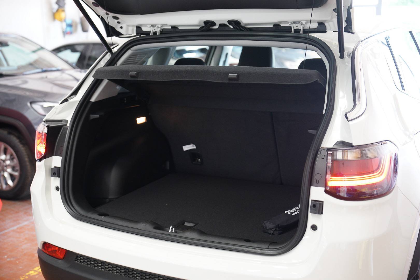 JEEP Compass - Foto 8