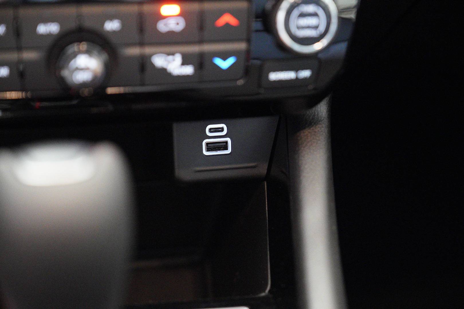 JEEP Compass - Foto 17